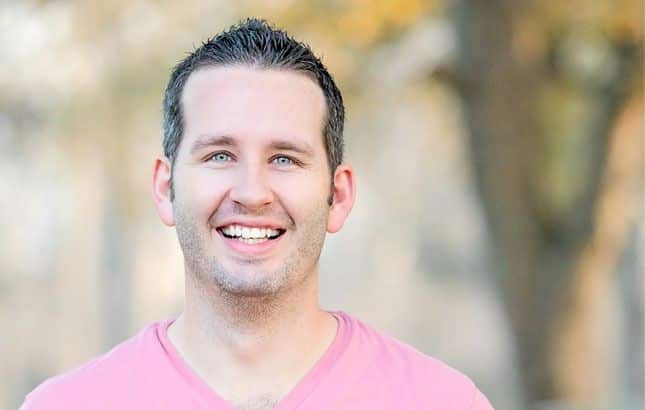 Dr. Eros Figueiredo – "O Desbravador de Caminhos" Especialidade: Psiquiatria da Infância e Adolescência, Transtorno do Espectro Autista (TEA) e Transtornos Disruptivos. Abordagem: Dr. Eros é um psiquiatra apaixonado por desbravar novos caminhos para o desenvolvimento de crianças e adolescentes. Com uma abordagem lúdica e empática, ele auxilia famílias no diagnóstico e tratamento de TEA, TDAH e outras condições do neurodesenvolvimento, oferecendo um plano de cuidado integrado que pode incluir medicação, orientação parental e encaminhamento para terapias comportamentais, visando o florescimento de cada jovem. Endereço: Rua Miguel de Frias, 215, Loja 105 – Icaraí, Niterói – RJ Telefone: (21) 97654-3210